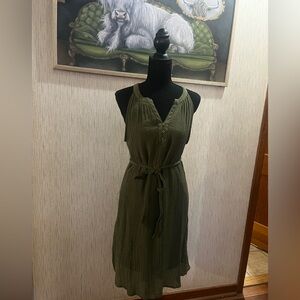 Elegant Olive Green Sleeveless Dress